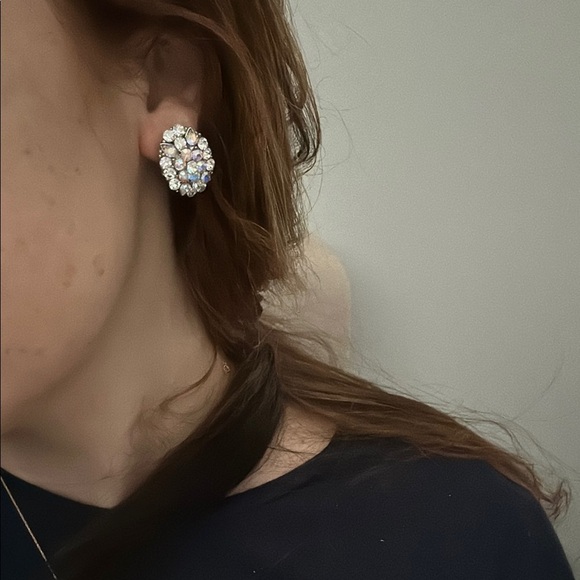 Elegant iridescent Crystal Earrings - Picture 7 of 7